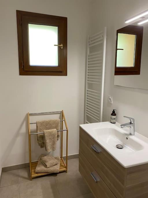 Gorgeous 2 Bedroom, 2 Full Bath, Ski In Apartment! Winner Of 2025 And 2024 Traveller Award! 모르진 외부 사진