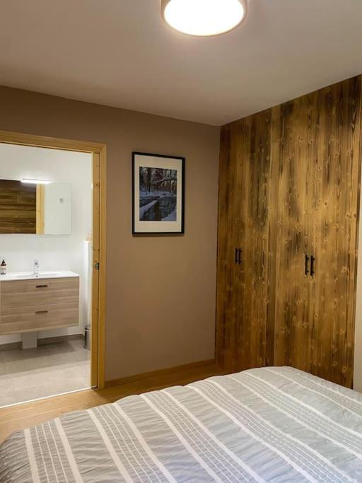 Gorgeous 2 Bedroom, 2 Full Bath, Ski In Apartment! Winner Of 2025 And 2024 Traveller Award! 모르진 외부 사진