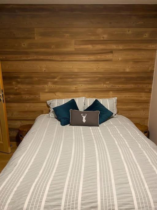 Gorgeous 2 Bedroom, 2 Full Bath, Ski In Apartment! Winner Of 2025 And 2024 Traveller Award! 모르진 외부 사진